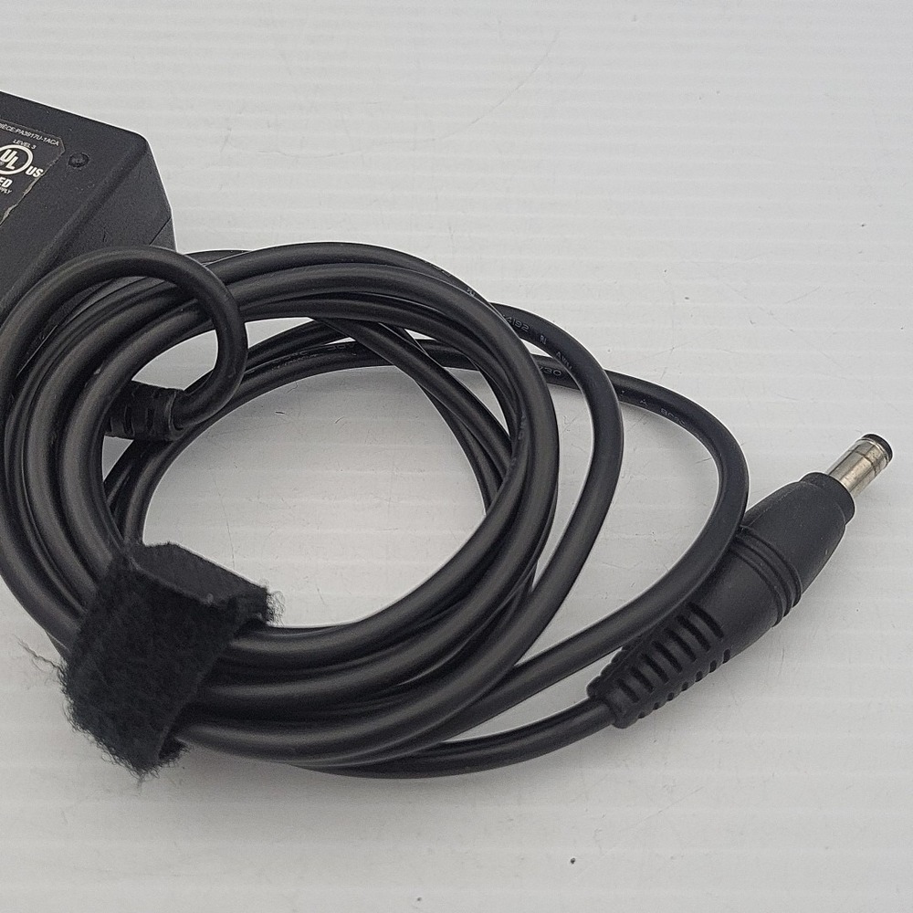 Genuine Toshiba Laptop Charger AC Adapter Power Supply R35737 - Picture 2 of 4